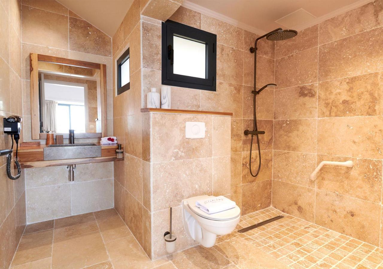Les Galets Rouges Lodges & Spa Bouillante Exterior photo